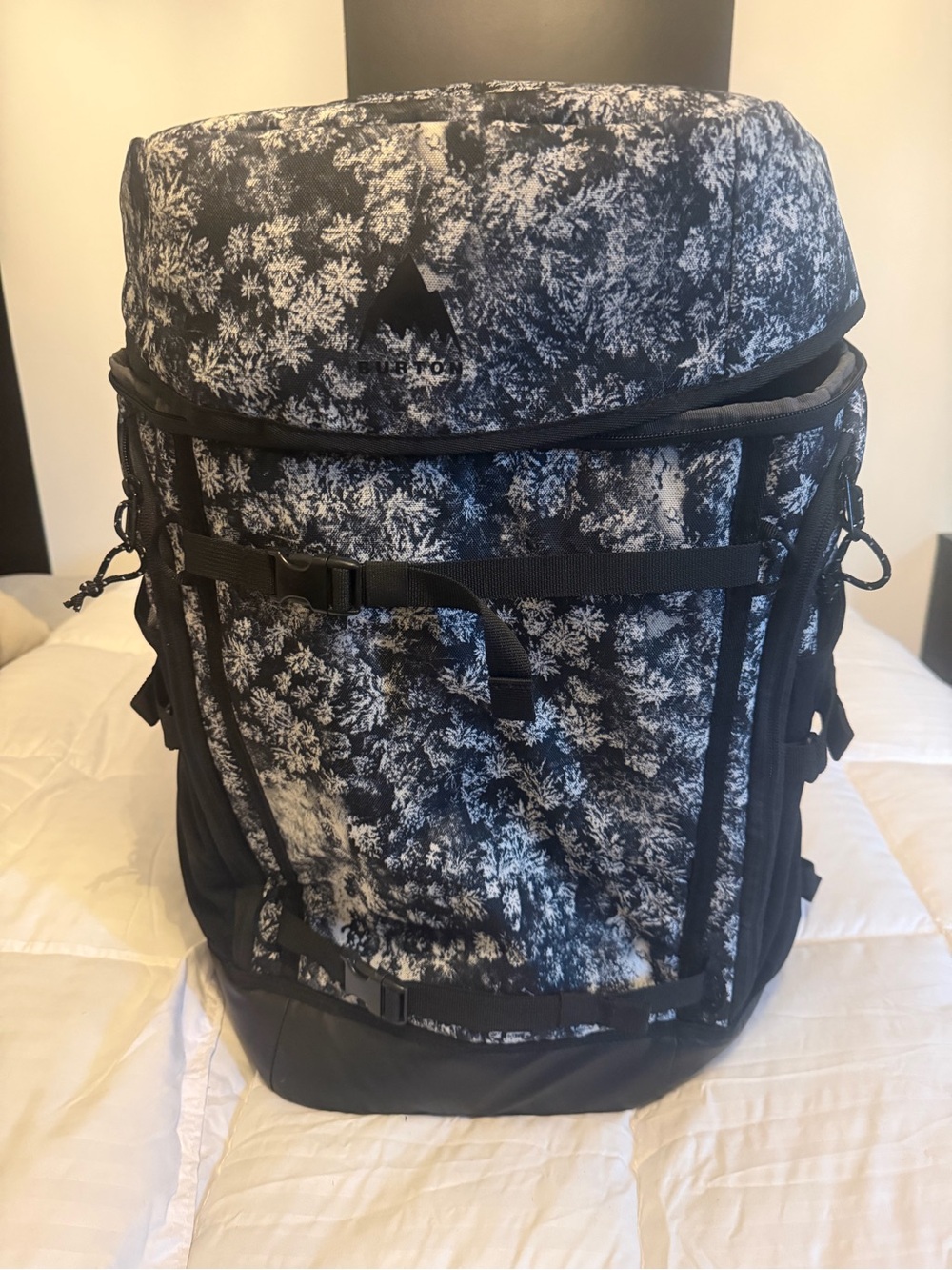 Burton Black & White Ariel Pines Pattern Boot Backpack
